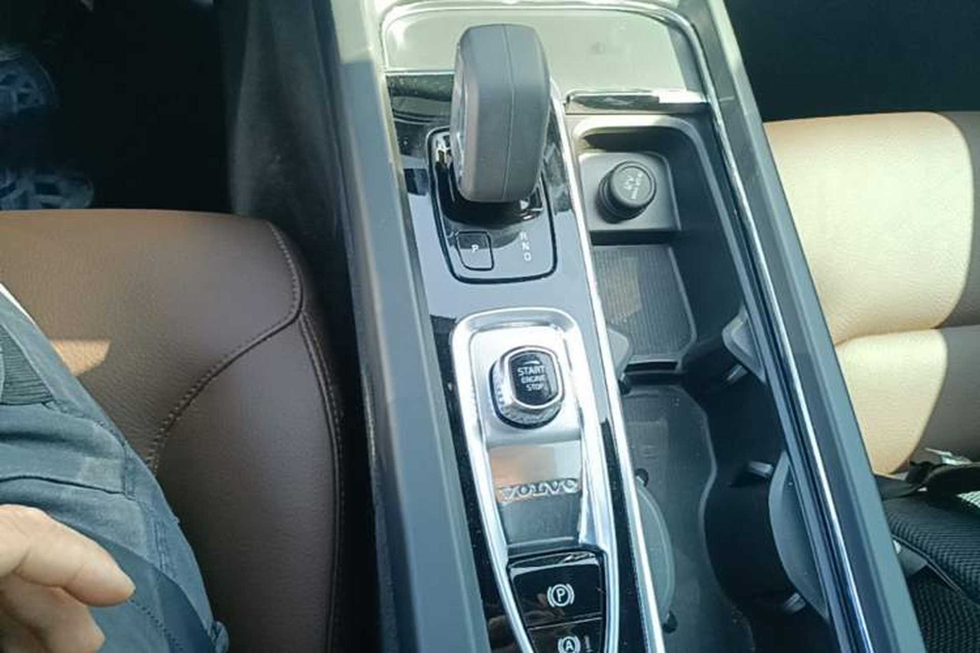 Used Volvo S60 2022 B4 Zhiyi Luxury Edition Gear Lever