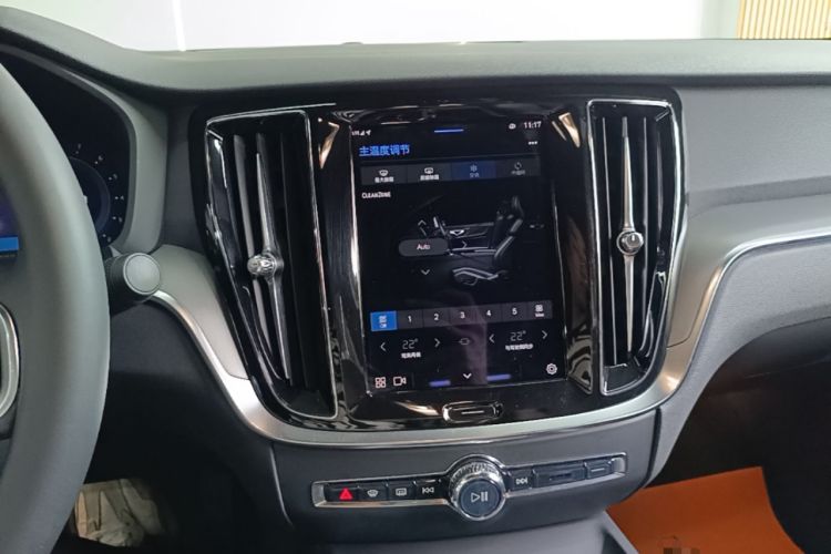 Used Volvo S60 2023 B4 Zhiyi Luxury Edition Audio And AC Panel