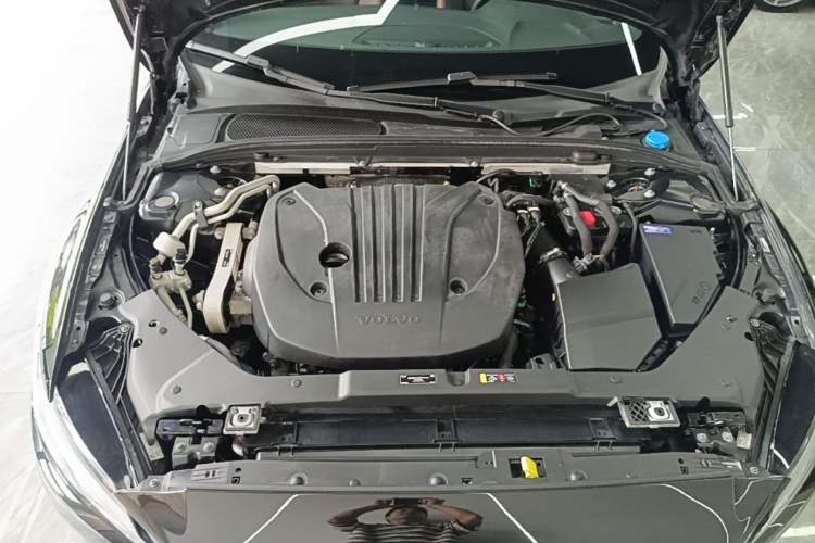 Used Volvo S60 2023 B4 Zhiyi Luxury Edition Engine Bay