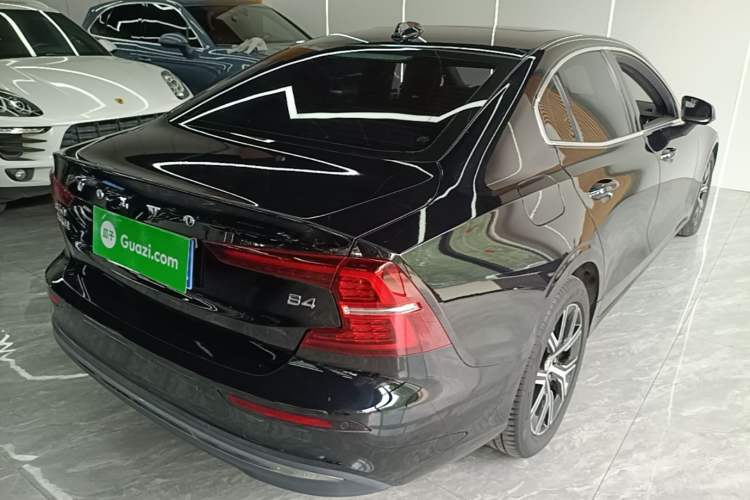 Used Volvo S60 2023 B4 Zhiyi Luxury Edition Rear Right 45 Deg