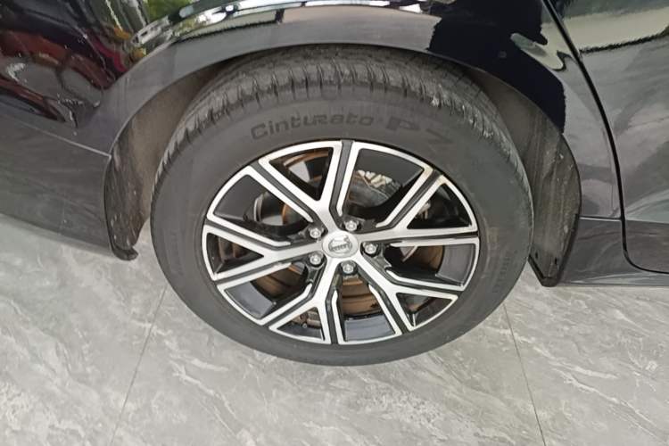 Used Volvo S60 2023 B4 Zhiyi Luxury Edition Right Rear Wheel Hub
