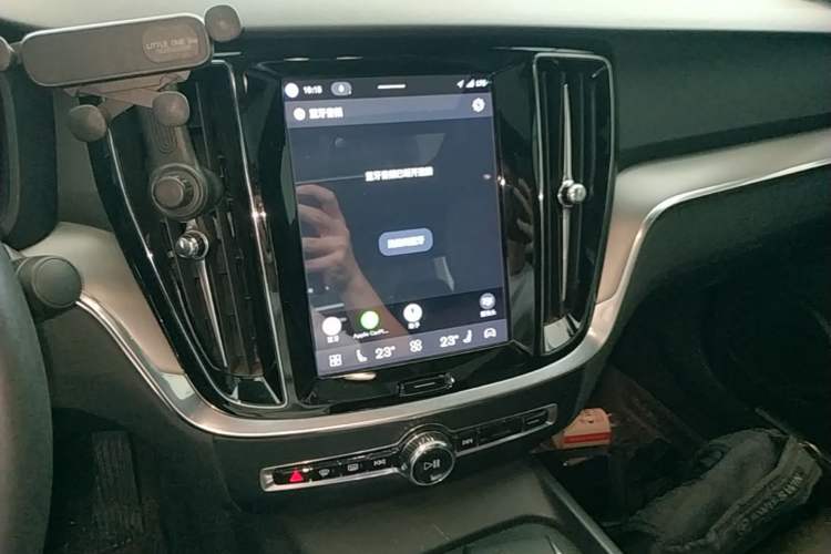 Used Volvo S60 2023 B4 Zhiyi Luxury Edition Audio And AC Panel