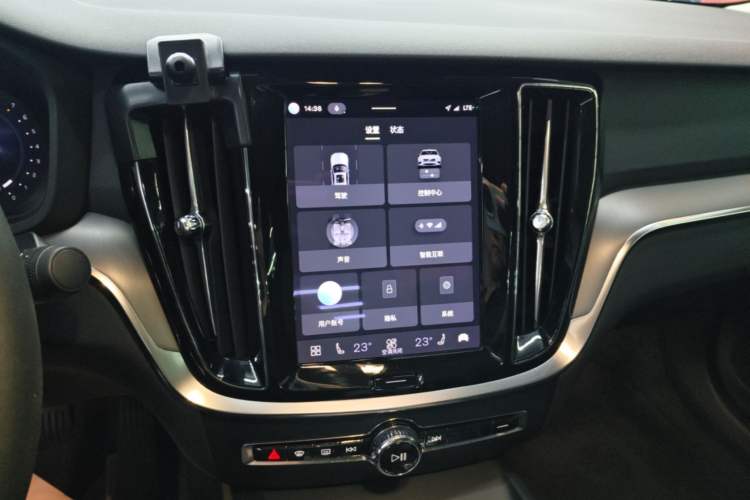 Used Volvo S60 2023 B4 Zhiyi Luxury Edition Audio And AC Panel
