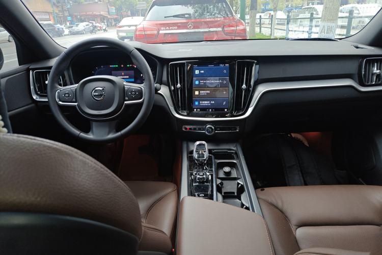Used Volvo S60 2023 B4 Zhiyi Luxury Edition Center Console