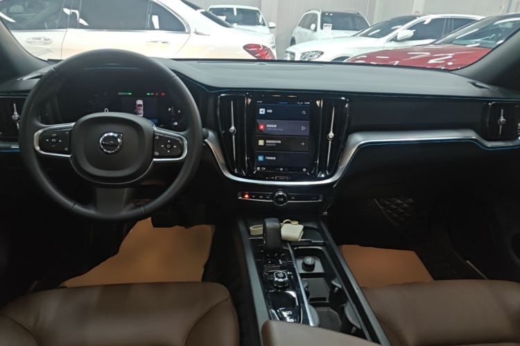 Used Volvo S60 2023 B4 Zhiyi Luxury Edition Center Console