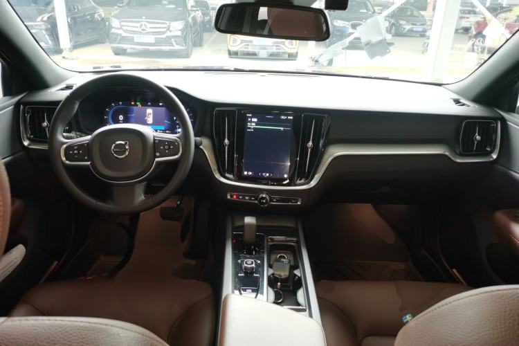 Used Volvo S60 2023 B4 Zhiyi Luxury Edition Center Console