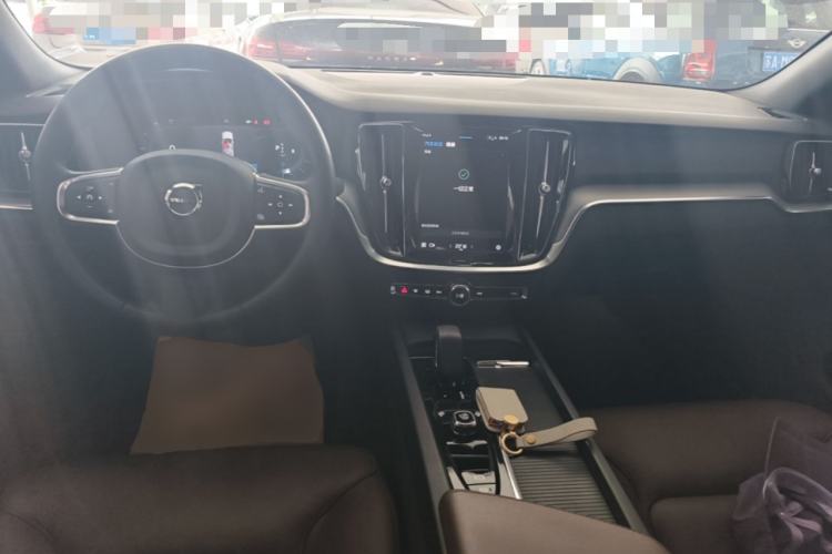 Used Volvo S60 2023 B4 Zhiyi Luxury Edition Center Console