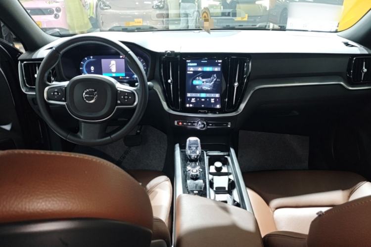 Used Volvo S60 2023 B4 Zhiyi Luxury Edition Center Console