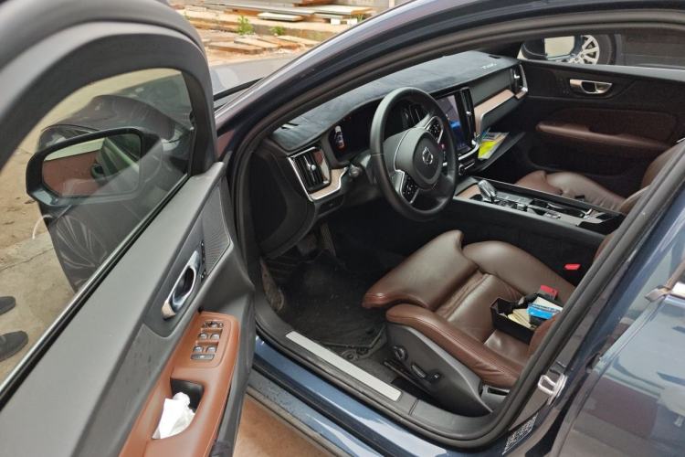 Used Volvo S60 2023 B4 Zhiyuan Luxury Edition Driver Seat