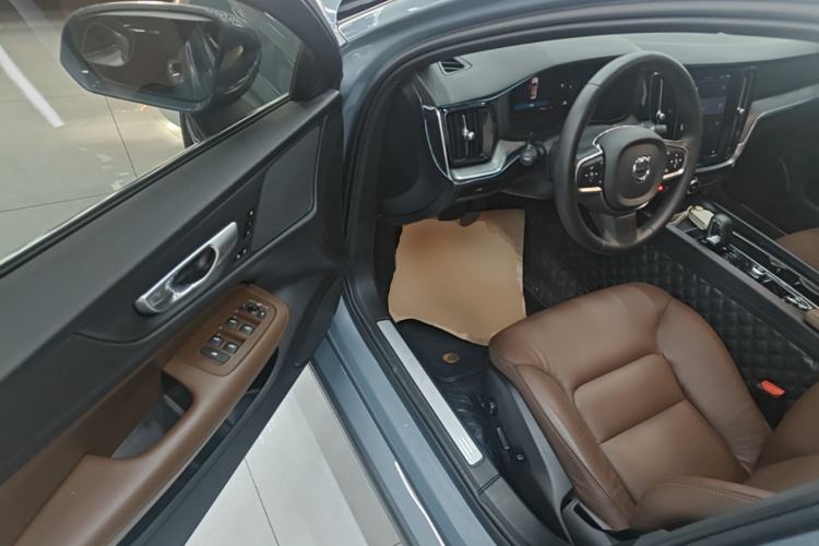 Used Volvo S60 2023 B4 Zhiyi Luxury Edition Driver Seat