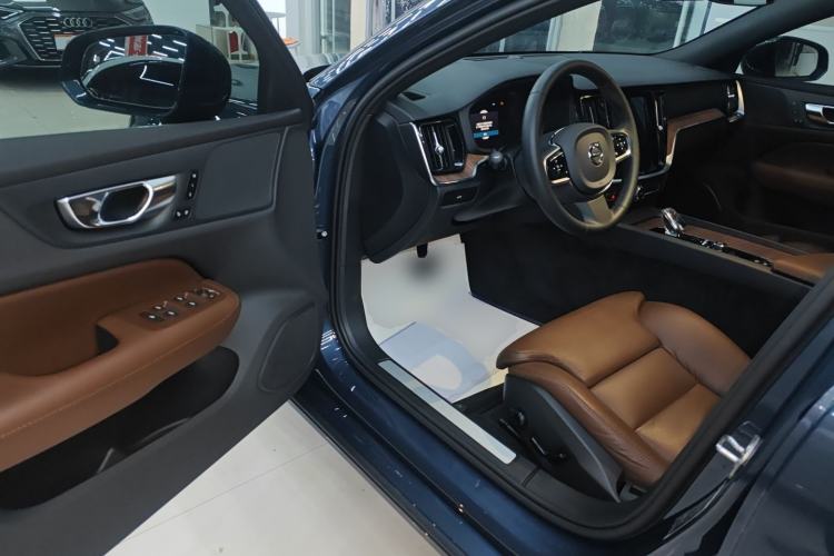 Used Volvo S60 2023 B4 Zhiyuan Luxury Edition Driver Seat
