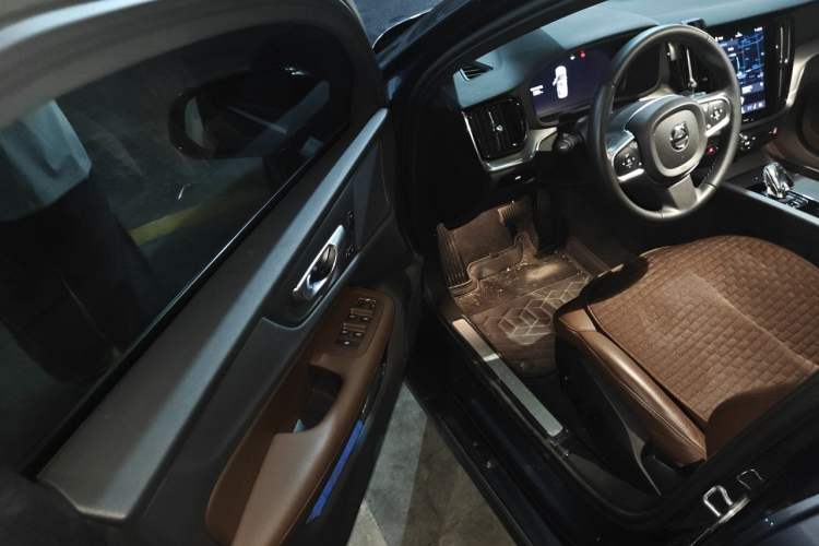 Used Volvo S60 2023 B4 Zhiyi Luxury Edition Driver Seat