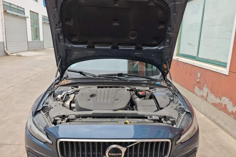 Used Volvo S60 2023 B4 Zhiyuan Luxury Edition Engine Bay