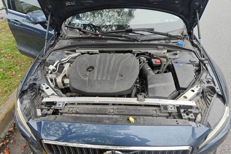 Used Volvo S60 2023 B4 Zhiyi Luxury Edition Engine Bay