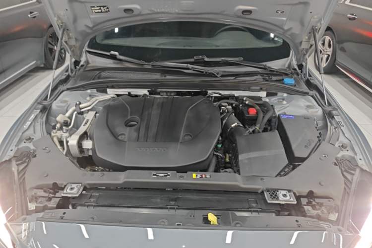 Used Volvo S60 2023 B4 Zhiyi Luxury Edition Engine Bay
