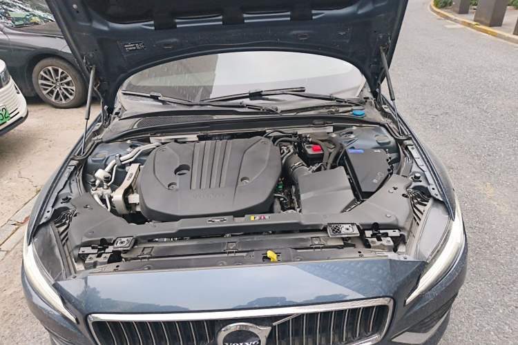 Used Volvo S60 2023 B4 Zhiyi Luxury Edition Engine Bay