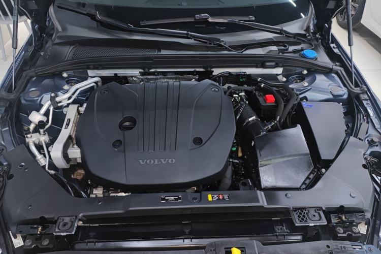 Used Volvo S60 2023 B4 Zhiyuan Luxury Edition Engine Bay