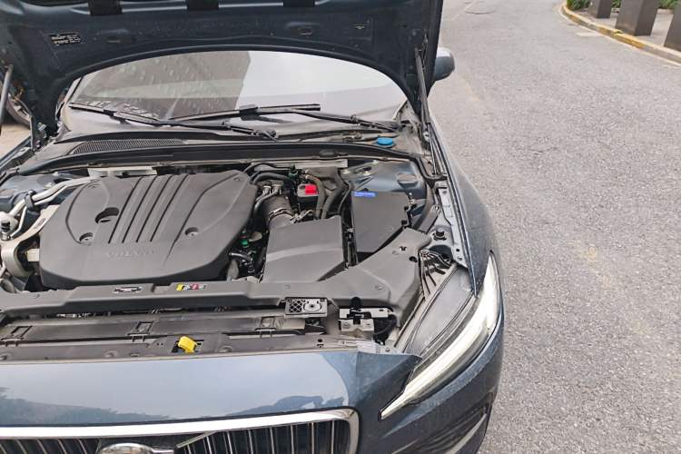 Used Volvo S60 2023 B4 Zhiyi Luxury Edition Engine Bay Left