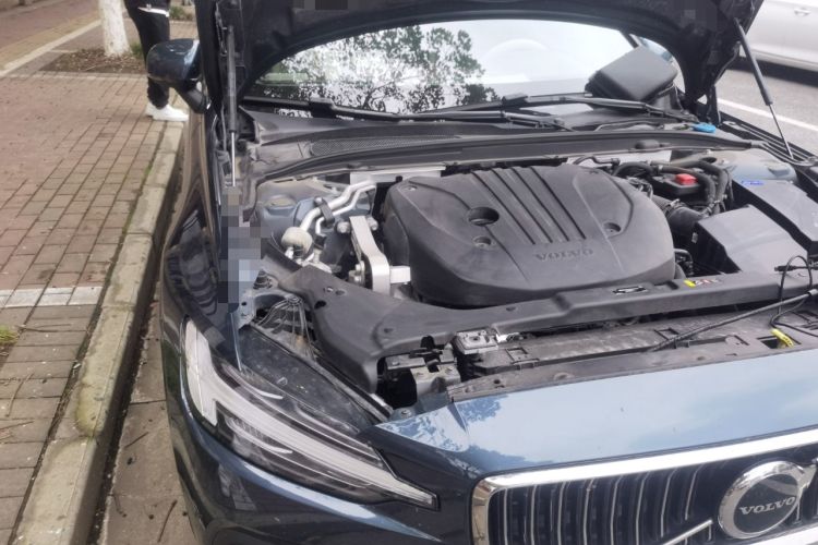 Used Volvo S60 2023 B4 Zhiyuan Luxury Edition Engine Bay Right