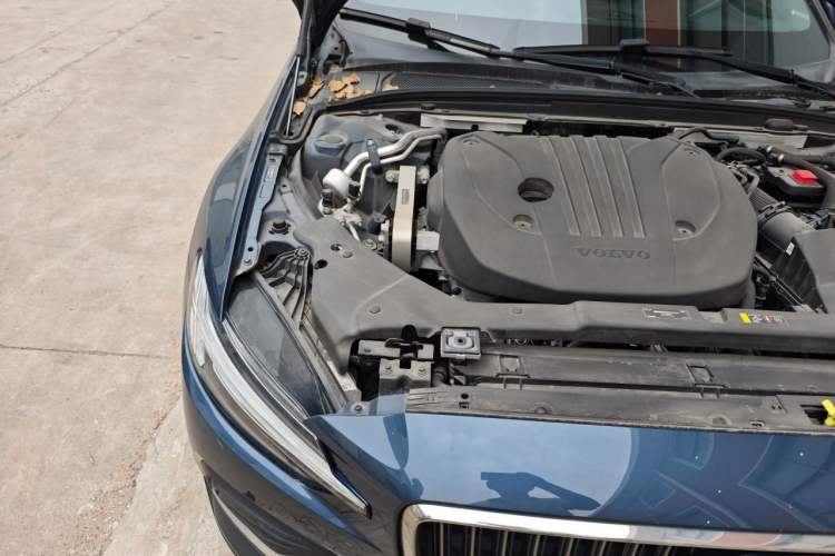Used Volvo S60 2023 B4 Zhiyuan Luxury Edition Engine Bay Right