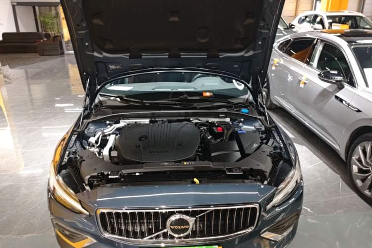 Used Volvo S60 2023 B4 Zhiyi Luxury Edition Engine Bay