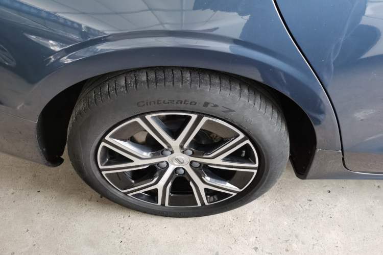 Used Volvo S60 2023 B4 Zhiyi Luxury Edition Exterior 2