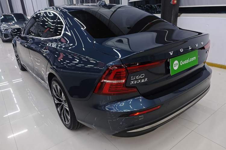 Used Volvo S60 2023 B4 Zhiyuan Luxury Edition Exterior 2