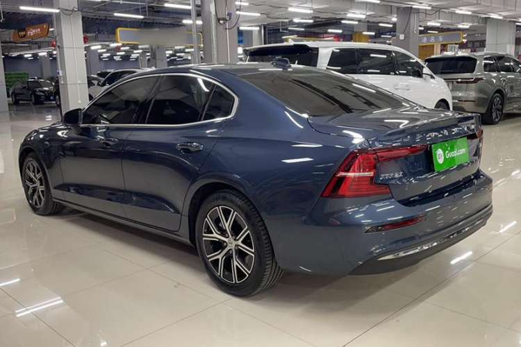 Used Volvo S60 2023 B4 Zhiyi Luxury Edition Exterior 3