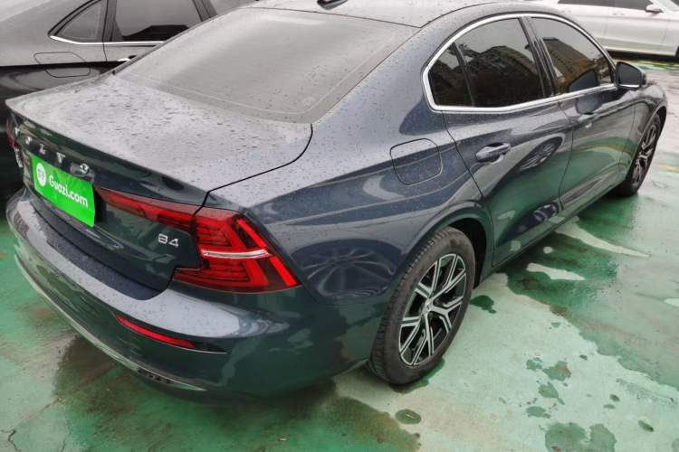Used Volvo S60 2023 B4 Zhiyi Luxury Edition Exterior 3