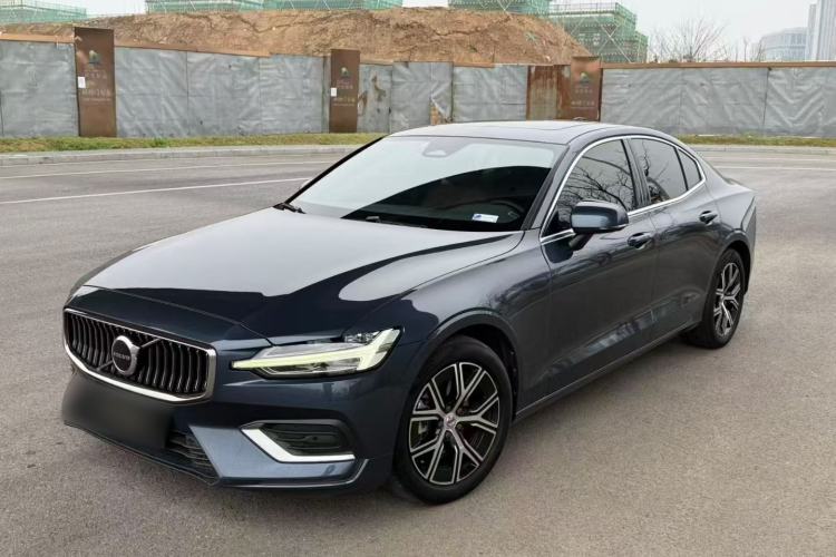 Used Volvo S60 2023 B4 Zhiyi Luxury Edition Exterior 3