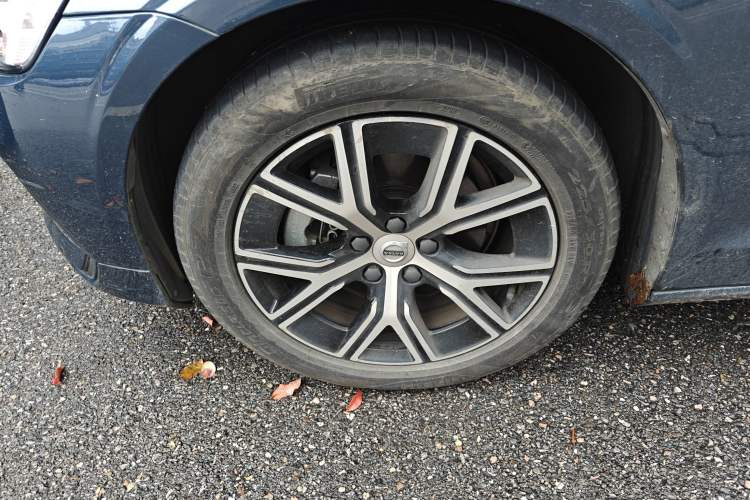 Used Volvo S60 2023 B4 Zhiyi Luxury Edition Exterior 4