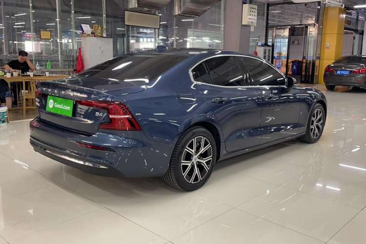 Used Volvo S60 2023 B4 Zhiyi Luxury Edition Exterior 5
