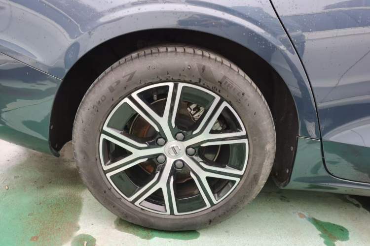 Used Volvo S60 2023 B4 Zhiyi Luxury Edition Exterior 5