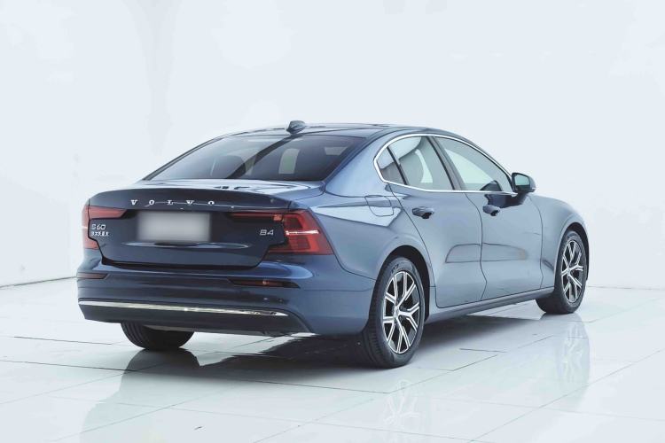 Used Volvo S60 2023 B4 Zhiyi Luxury Edition Exterior 5