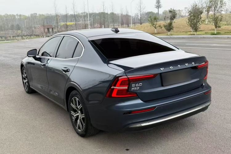 Used Volvo S60 2023 B4 Zhiyi Luxury Edition Exterior 6