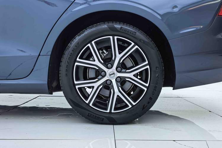 Used Volvo S60 2023 B4 Zhiyi Luxury Edition Exterior 6