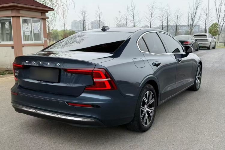 Used Volvo S60 2023 B4 Zhiyi Luxury Edition Exterior 8