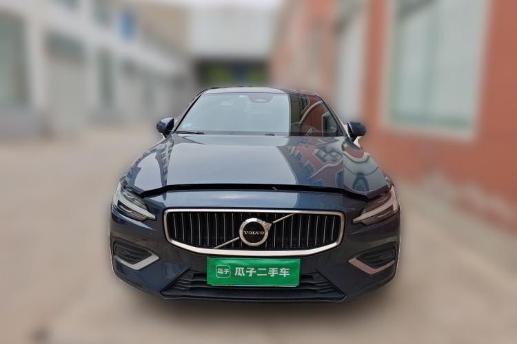 Used Volvo S60 2023 B4 Zhiyuan Luxury Edition Front