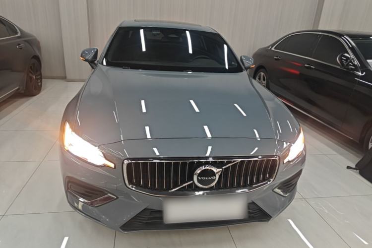 Used Volvo S60 2023 B4 Zhiyi Luxury Edition Front