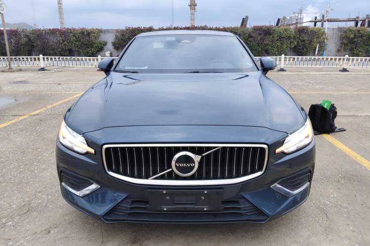 Used Volvo S60 2023 B4 Zhiyi Luxury Edition Front
