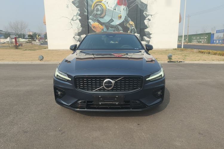 Used Volvo S60 2023 B5 Zhiya Sport Edition Front
