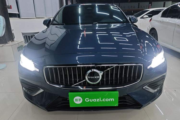 Used Volvo S60 2023 B4 Zhiyuan Luxury Edition Front