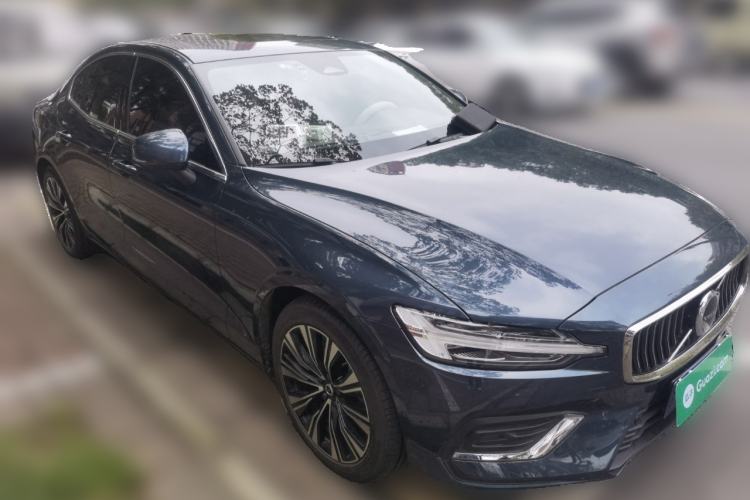 Used Volvo S60 2023 B4 Zhiyuan Luxury Edition Front Right 45 Deg