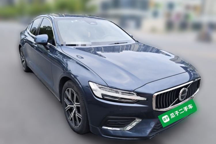 Used Volvo S60 2023 B4 Zhiyi Luxury Edition Front Right 45 Deg