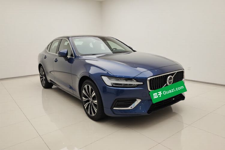Used Volvo S60 2023 B4 Zhiyuan Luxury Edition Front Right 45 Deg