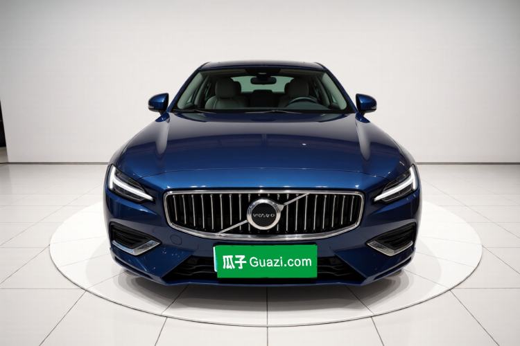 Used Volvo S60 2023 B4 Zhiyuan Luxury Edition Front