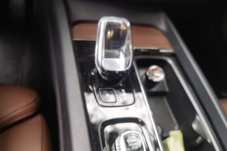 Used Volvo S60 2023 B4 Zhiyuan Luxury Edition Gear Lever