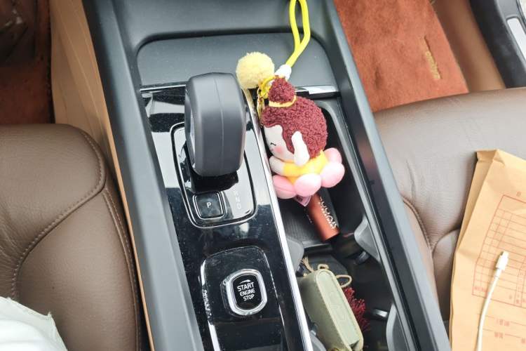 Used Volvo S60 2023 B4 Zhiyi Luxury Edition Gear Lever