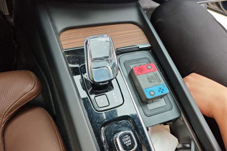 Used Volvo S60 2023 B4 Zhiyuan Luxury Edition Gear Lever