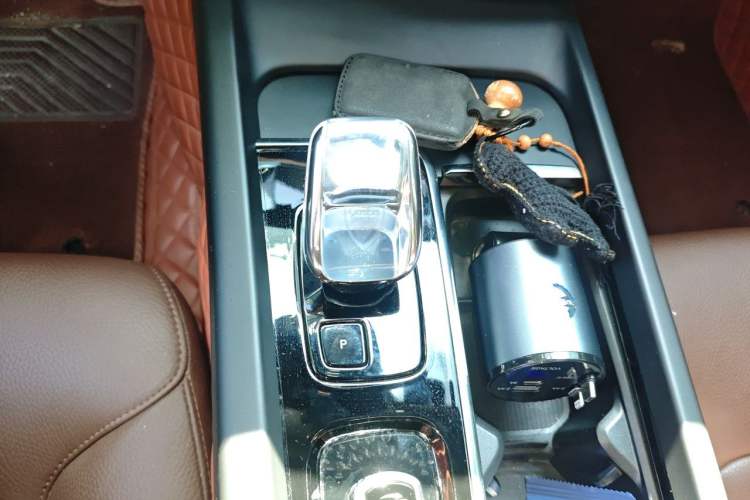 Used Volvo S60 2023 B4 Zhiyi Luxury Edition Gear Lever